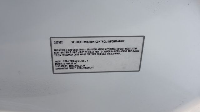 Used 2024 Tesla Model Y Long Range RWD image 29