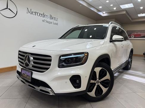 Used 2025 Mercedes-Benz GLB 250 image 1