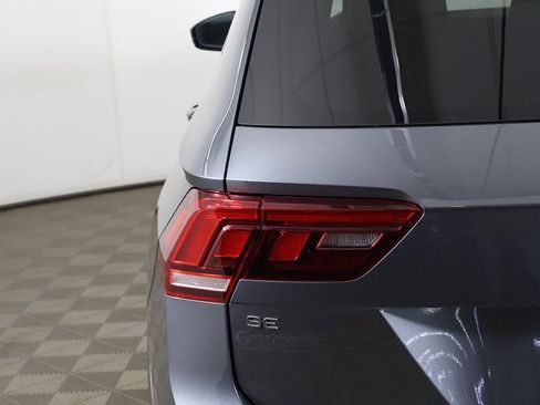 Used 2022 Volkswagen Tiguan SE R-Line image 15