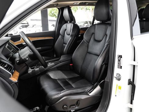 Used 2021 Volvo XC90 T6 Momentum w/ Climate Package AWD/4WD image 36