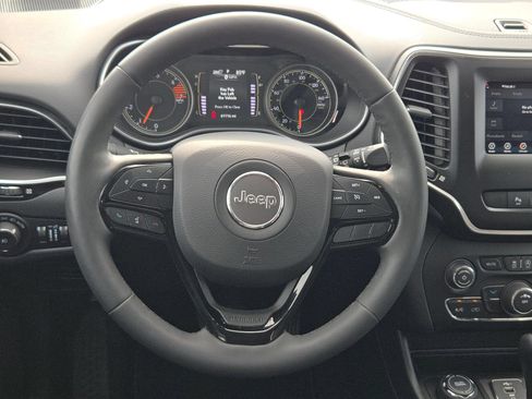 Used 2021 Jeep Cherokee Latitude Plus w/ Sun & Sound Group AWD/4WD image 19