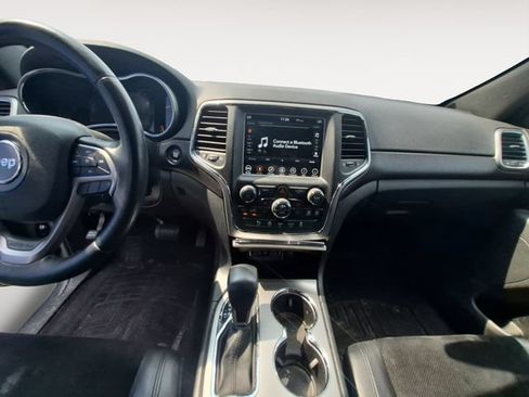 Used 2018 Jeep Grand Cherokee Altitude AWD/4WD image 11