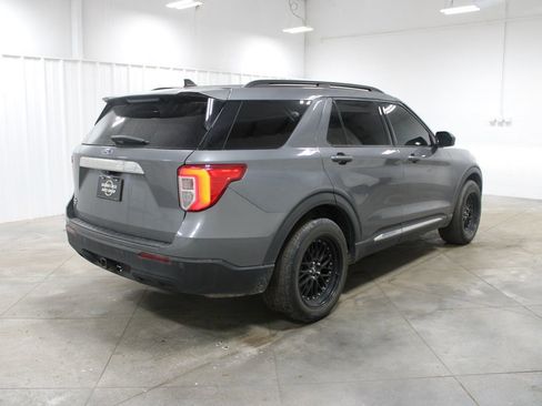 Used 2021 Ford Explorer XLT w/ Class III Trailer Tow Package image 9