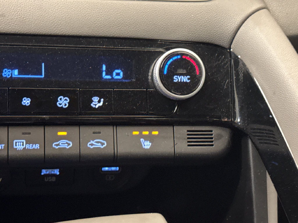 Used 2023 Hyundai Elantra SEL w/ Convenience Package FWD image 26