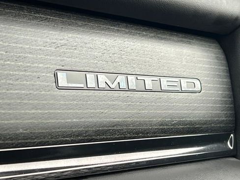 Used 2024 RAM 2500 Limited AWD/4WD image 36