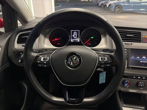 Used 2016 Volkswagen Golf S image 24