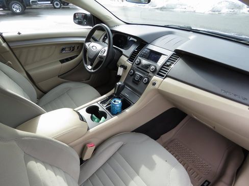 Used 2013 Ford Taurus SE image 14