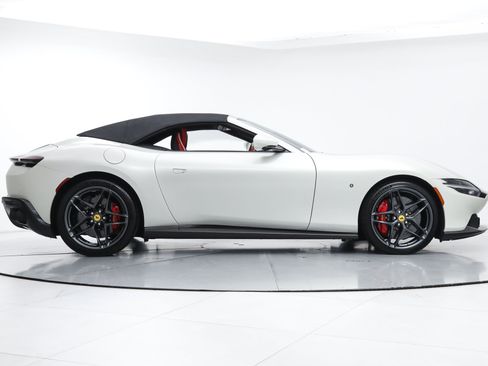 Certified 2025 Ferrari Roma Spider RWD image 11