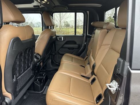 Used 2021 Jeep Gladiator Rubicon image 32