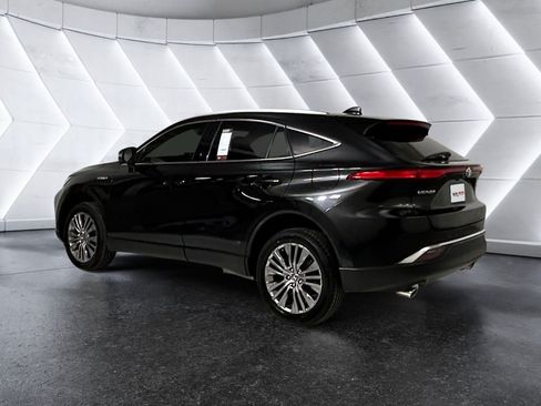Used 2021 Toyota Venza XLE w/ Softex Package AWD/4WD image 4