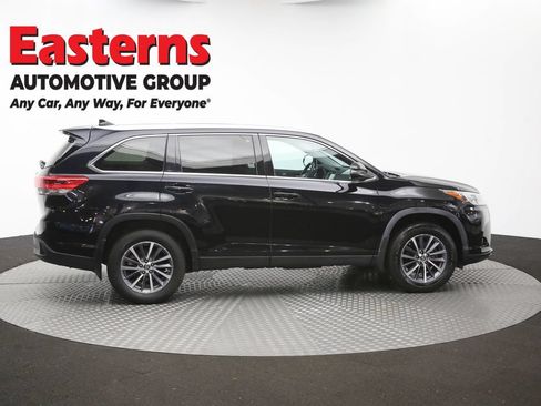 Used 2019 Toyota Highlander XLE AWD/4WD image 48