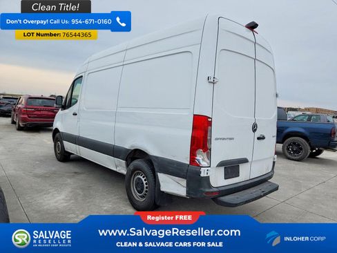Used 2024 Mercedes-Benz Sprinter 2500 image 3