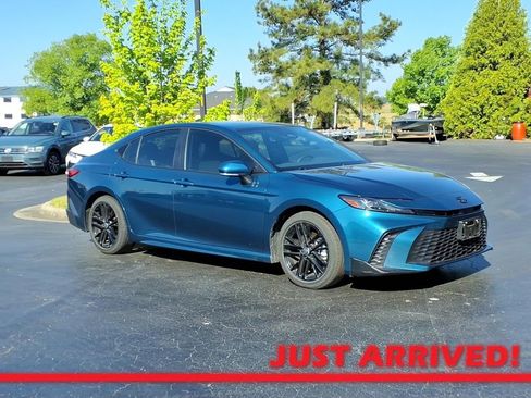 Used 2025 Toyota Camry SE w/ Multimedia Upgrade Package FWD image 1