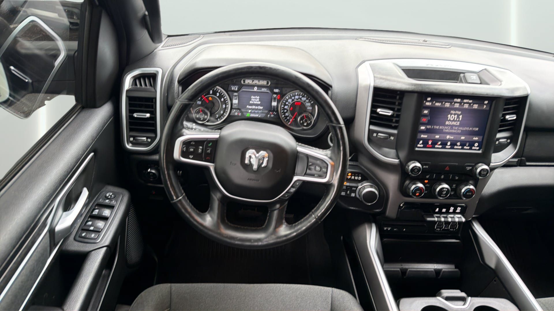 Used 2019 RAM 1500 Big Horn AWD/4WD image 16