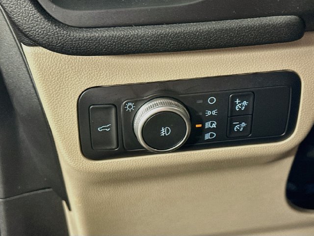 Certified 2020 Ford Escape Titanium AWD/4WD image 16