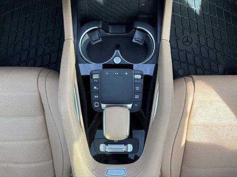Used 2025 Mercedes-Benz GLS 580 4MATIC image 23