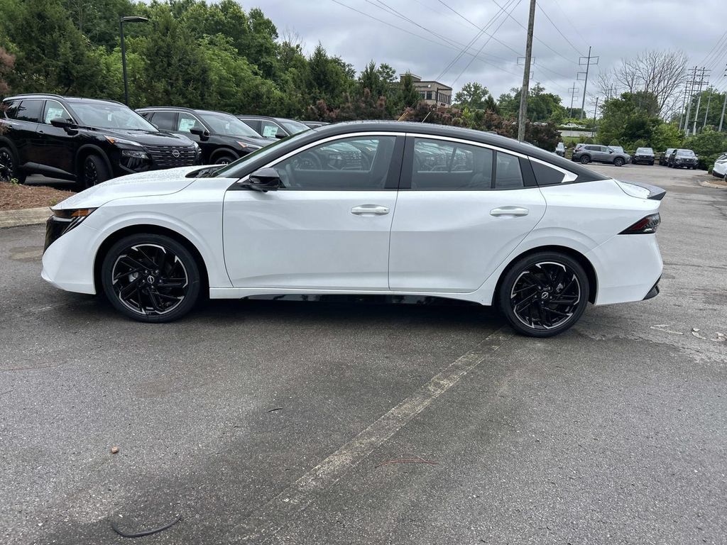New 2026 Nissan Sentra SR w/ SR Premium Package FWD image 4