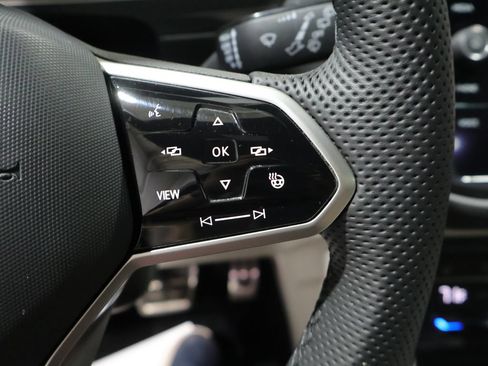 Used 2022 Volkswagen Tiguan SEL R-Line AWD/4WD image 40