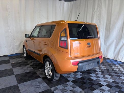 Used 2011 Kia Soul + FWD image 5