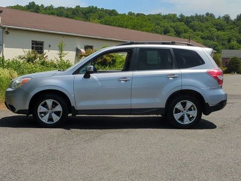 Used 2014 Subaru Forester 2.5i Limited AWD/4WD image 9