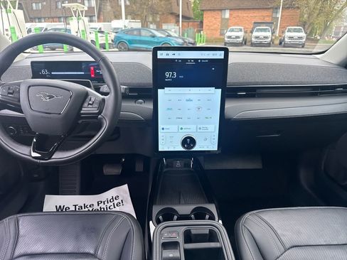 Used 2025 Ford Mustang Mach-E Premium AWD/4WD image 21