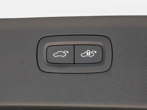 Used 2019 Volvo XC90 T5 Momentum image 57