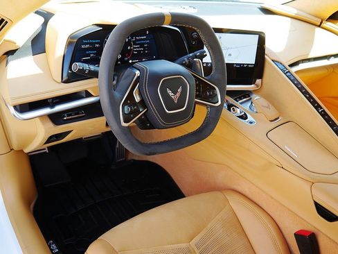Used 2022 Chevrolet Corvette Stingray Premium Conv w/ Z51 Performance Package RWD image 11