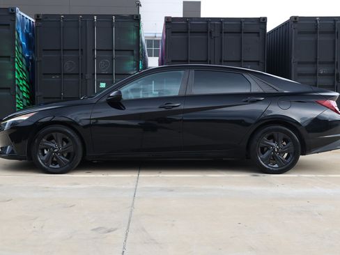 Used 2021 Hyundai Elantra SEL FWD image 4