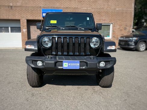 Used 2022 Jeep Wrangler Unlimited Sport AWD/4WD image 2