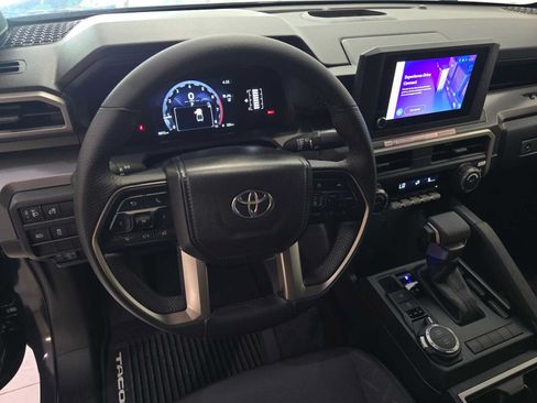 Certified 2025 Toyota Tacoma SR5 w/ SR5 Upgrade Package AWD/4WD image 2