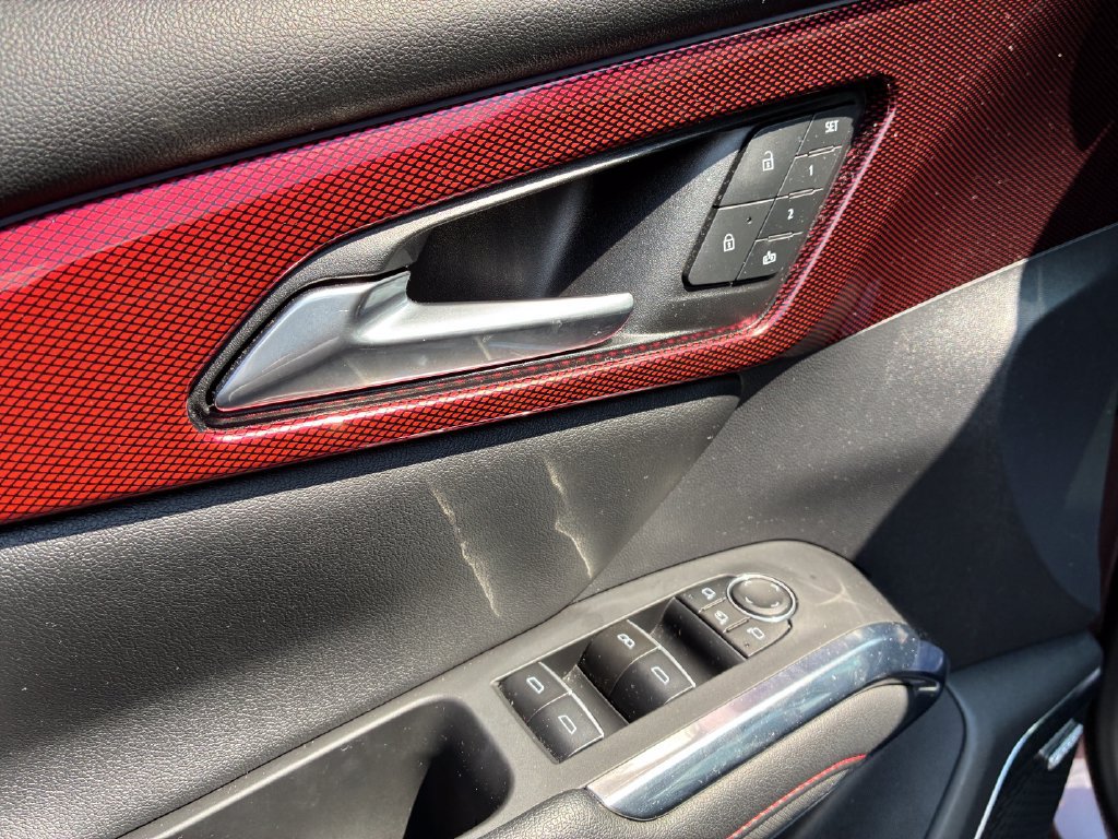 Used 2024 Chevrolet Traverse RS FWD image 11