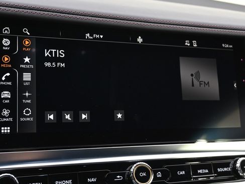 Used 2024 Bentley Continental GT image 33