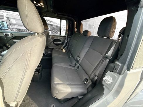 Used 2022 Jeep Gladiator Sport image 26