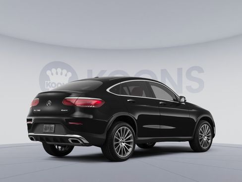 Certified 2022 Mercedes-Benz GLC 300 4MATIC Coupe w/ AMG Line image 4