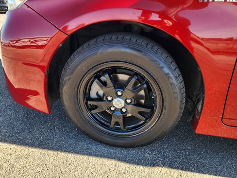 Used 2012 Toyota Prius Four image 9