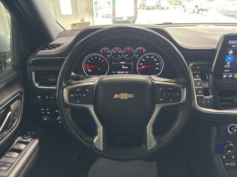 Used 2021 Chevrolet Suburban LT image 9