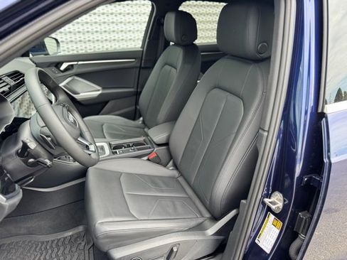 Certified 2025 Audi Q3 2.0T Premium w/ Convenience Package image 10