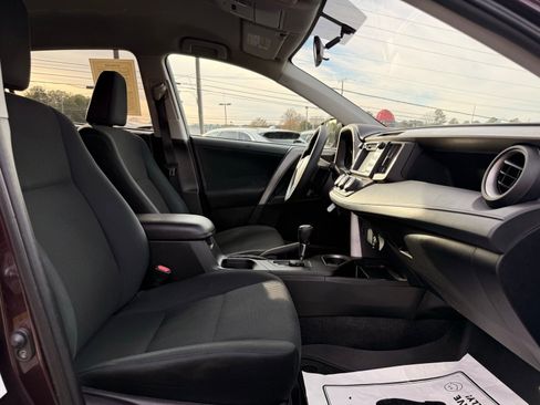 Used 2016 Toyota RAV4 LE image 31