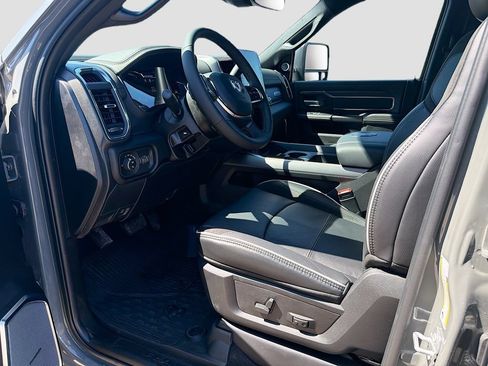 New 2026 RAM 3500 Laramie AWD/4WD image 25