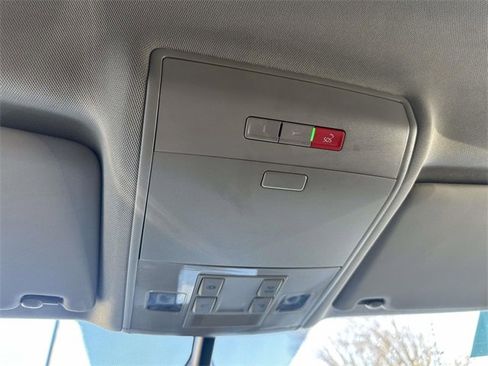 Certified 2022 Volkswagen Atlas SE image 31