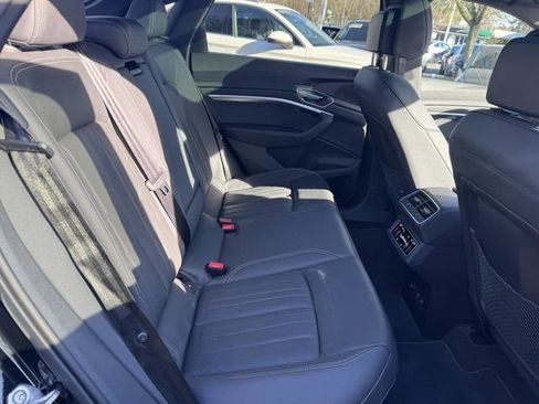Used 2023 Audi e-tron Premium Plus AWD/4WD image 30
