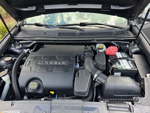 Used 2015 Lincoln MKS AWD w/ Equipment Group 101A image 29