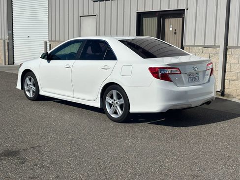 Used 2014 Toyota Camry SE FWD image 5