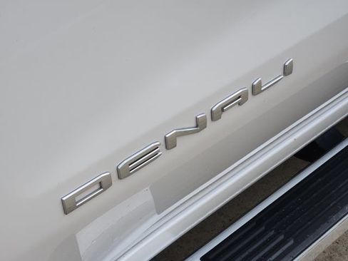 Used 2024 GMC Sierra 1500 Denali AWD/4WD image 12