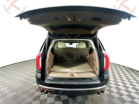 Used 2023 GMC Yukon XL Denali image 32