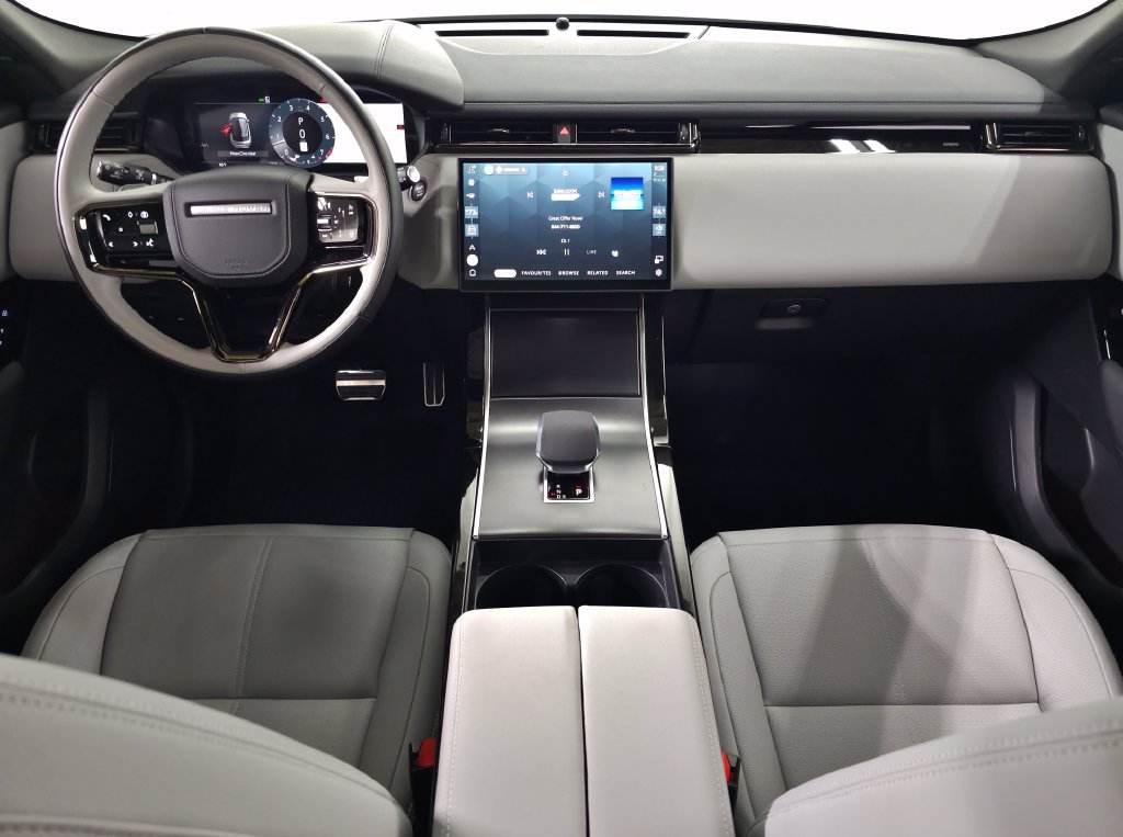 Certified 2026 Land Rover Range Rover Velar Dynamic SE AWD/4WD image 15