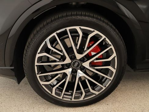 Certified 2025 Audi SQ5 Prestige image 37