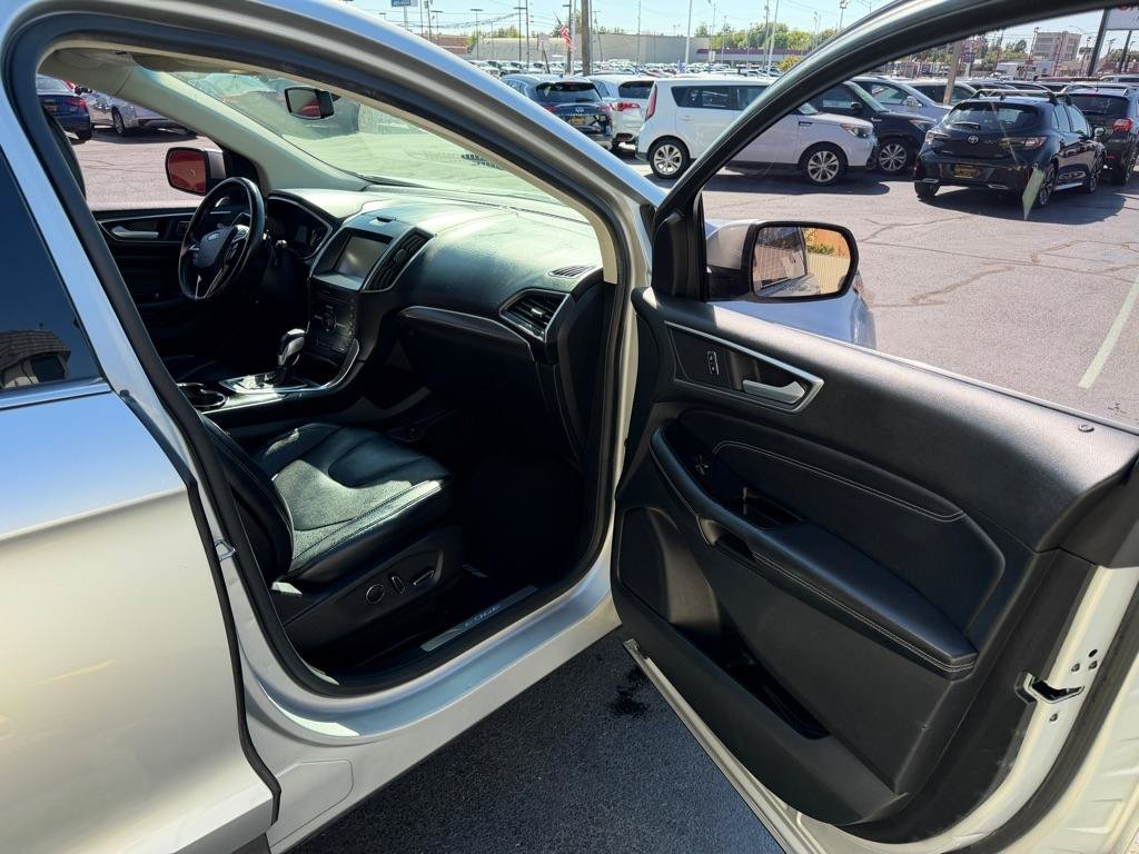 Used 2015 Ford Edge Titanium w/ Technology Package AWD/4WD image 10