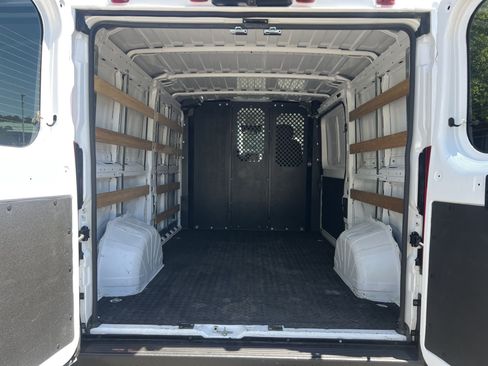 Used 2025 RAM ProMaster 2500 w/ U-Haul Equipment Group FWD image 16