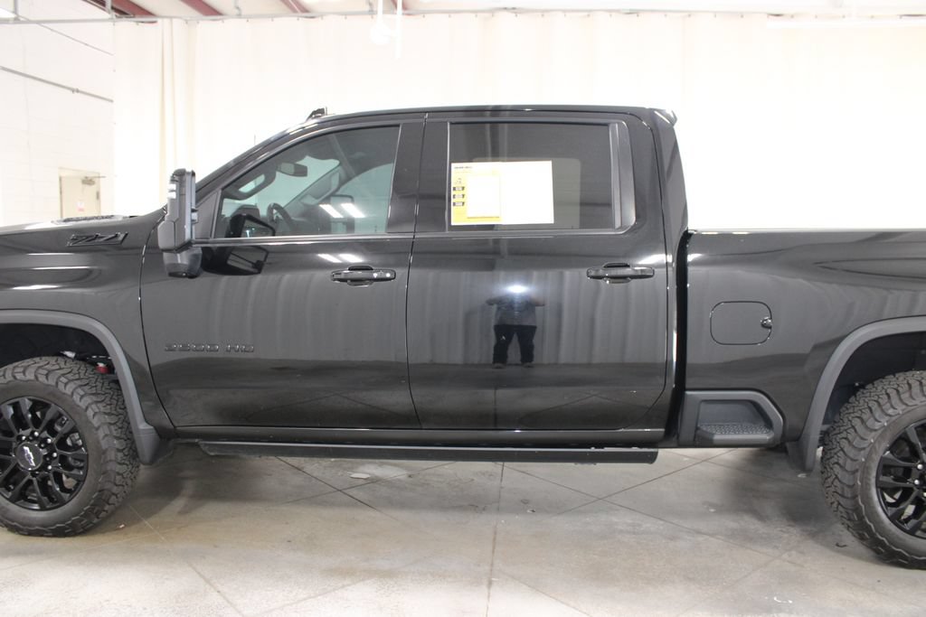 Used 2025 Chevrolet Silverado 2500 LTZ w/ LTZ Plus Package AWD/4WD image 6